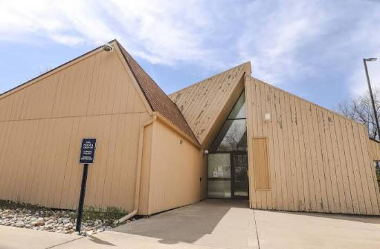 Ravine Mail & Package Center main entrance